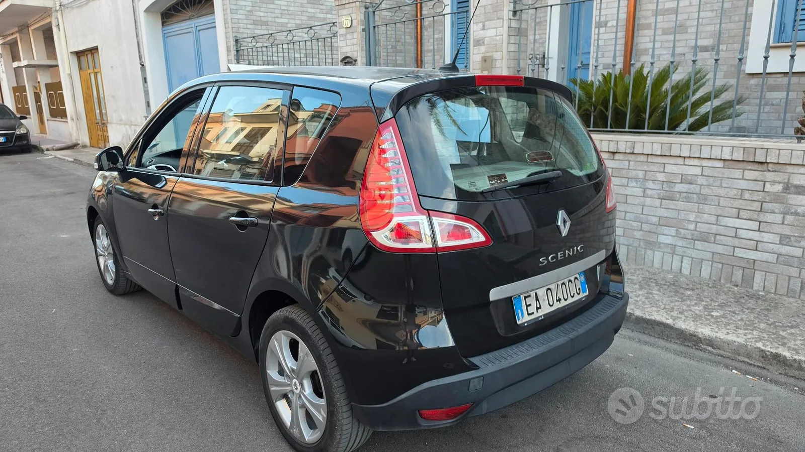 Renault Scenic 2010 photo 2