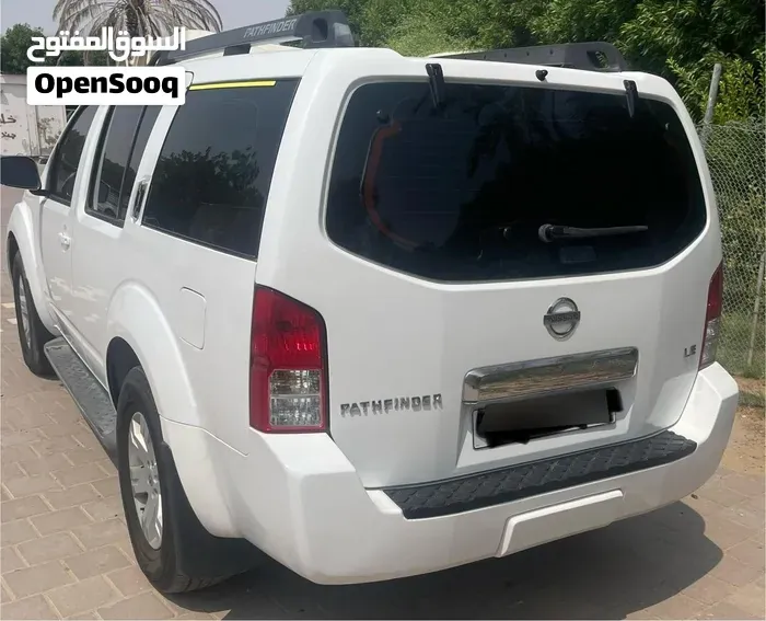 Nissan Pathfinder 2006 photo 2