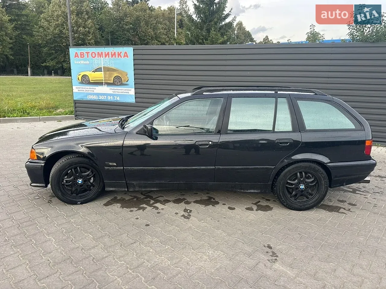 BMW 3 Series 1995 photo 2
