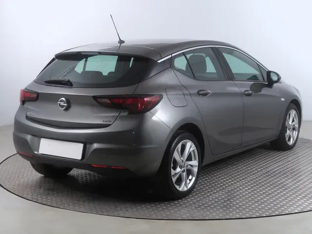 Opel Astra 2019 photo 4