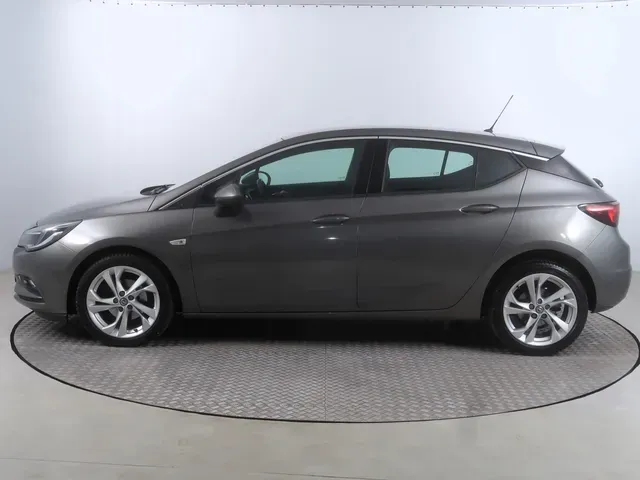 Opel Astra 2019 photo 2
