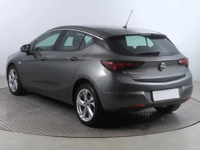 Opel Astra 2019 photo 3