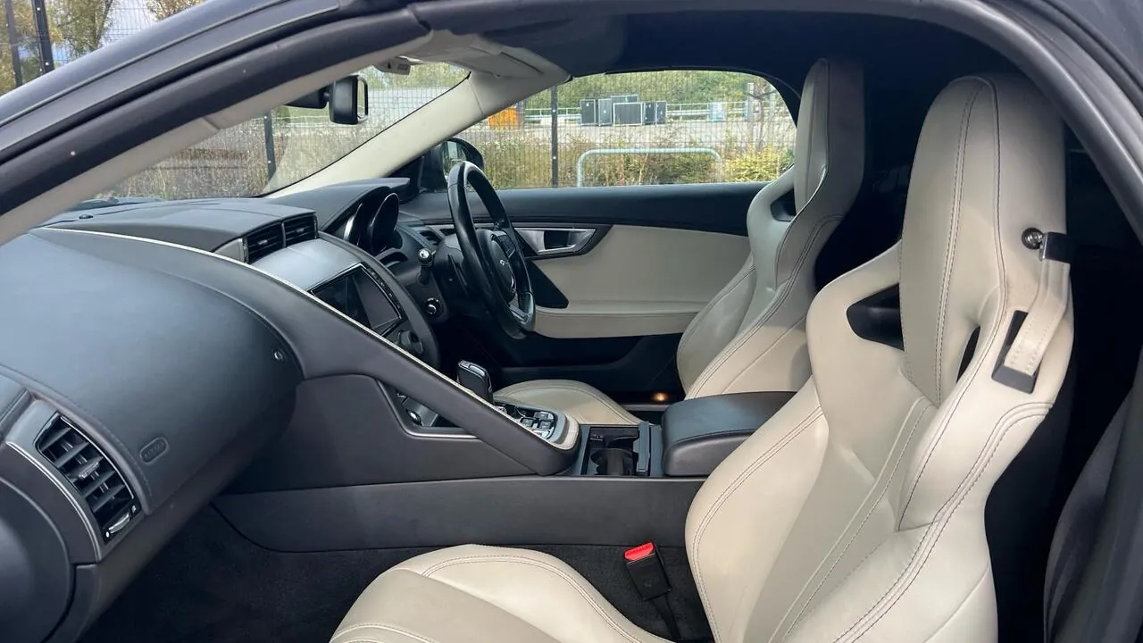 Jaguar F-Type 2016 photo 4