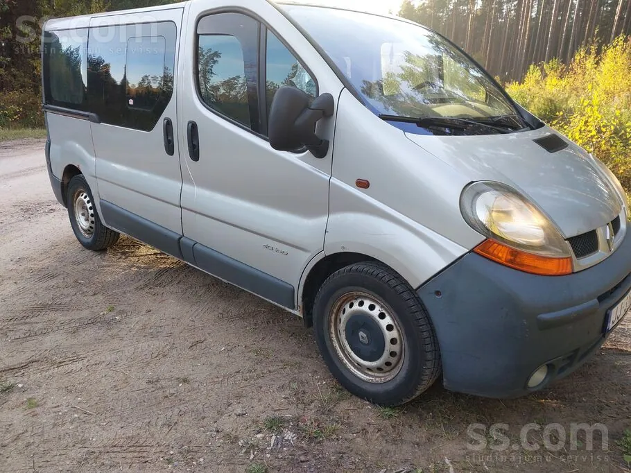 Renault Trafic 2003 photo 2