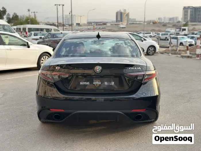 Alfa Romeo Giulia 2024 photo 4