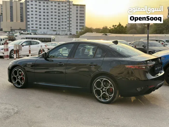 Alfa Romeo Giulia 2024 photo 3