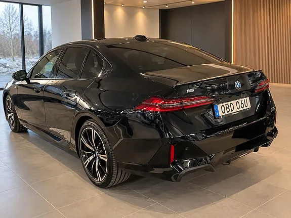 BMW I5 2024 photo 2