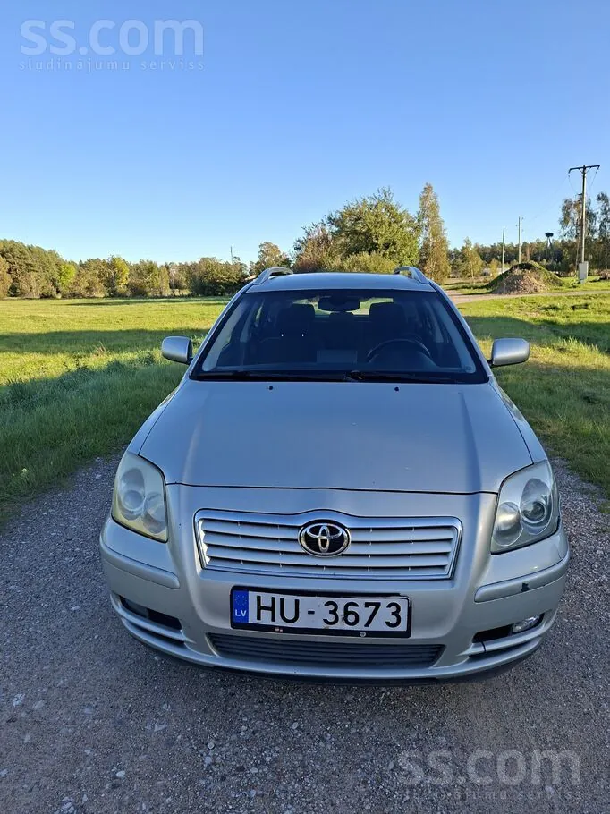 Toyota Avensis 2004 photo 2