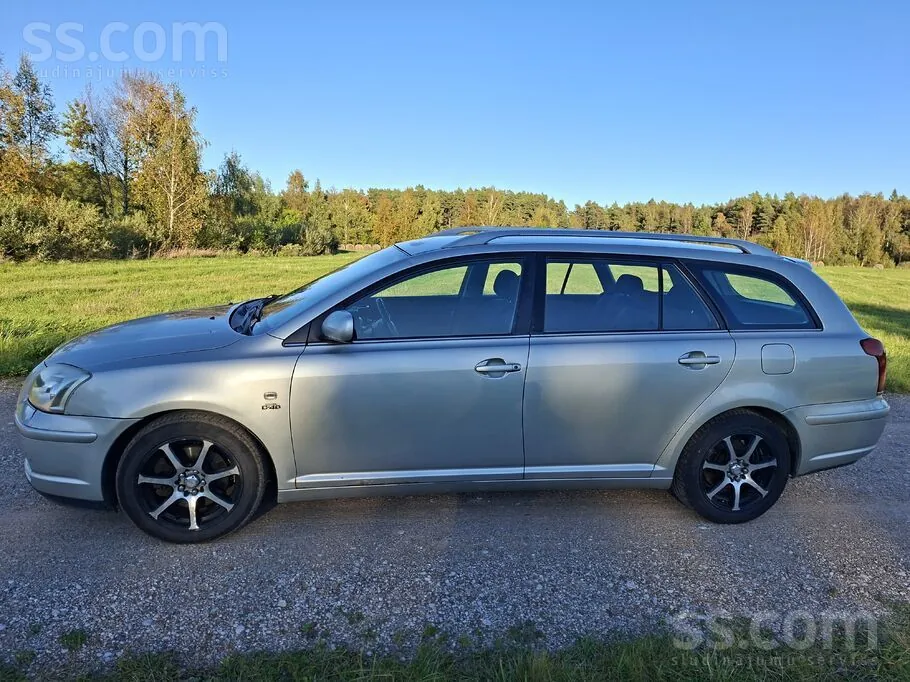 Toyota Avensis 2004 photo 3