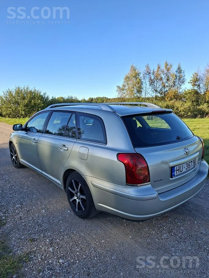 Toyota Avensis 2004 photo 4