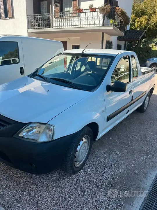 Dacia Logan 2009 photo 2