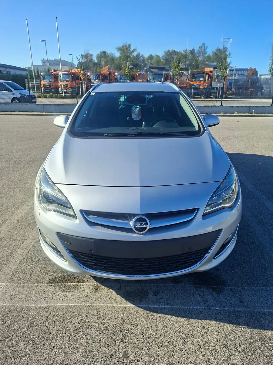 Opel Astra 2015 photo 2