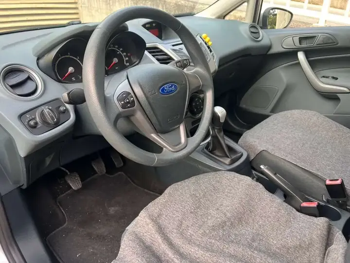Ford Fiesta 2009 photo 3
