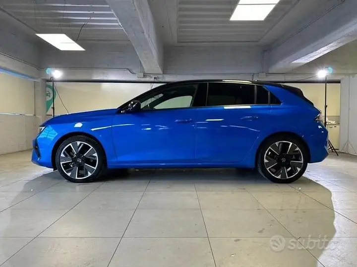 Opel Astra 2024 photo 2