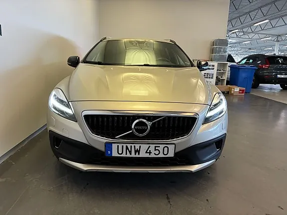 Volvo V40 Cross Country 2017 photo 2