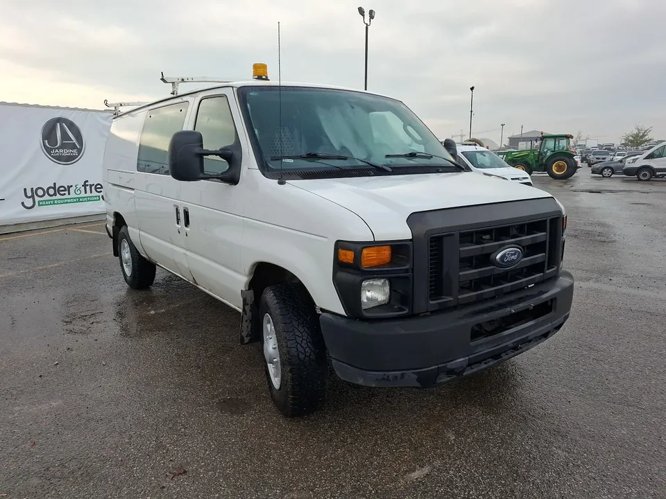 Ford E-Series 2011 photo 3