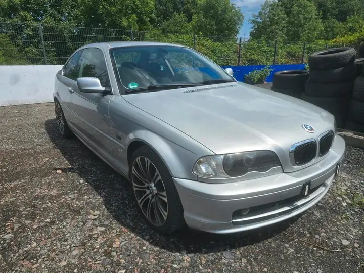 BMW 320I