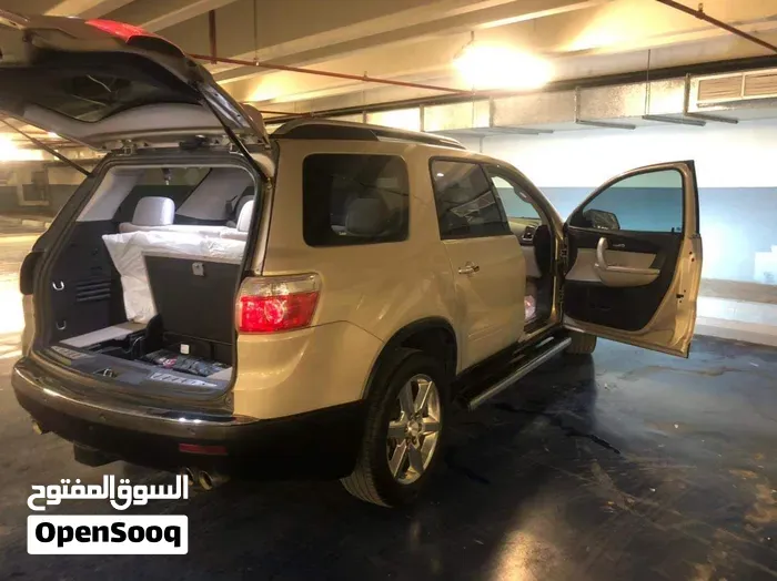 GMC Acadia 2008 photo 2