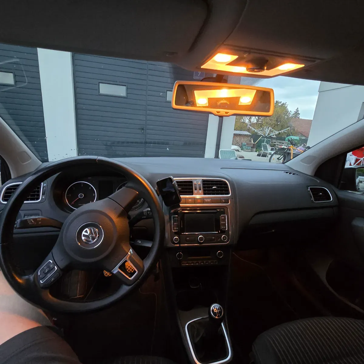 Volkswagen Polo 2012 photo 3