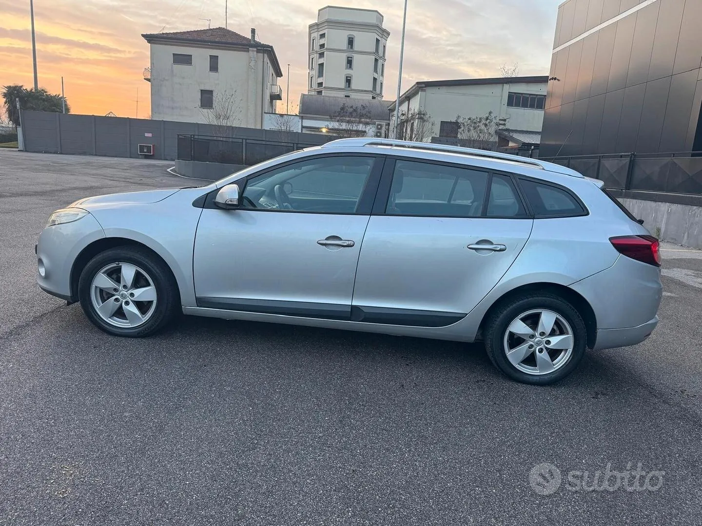 Renault Megane 2010 photo 4