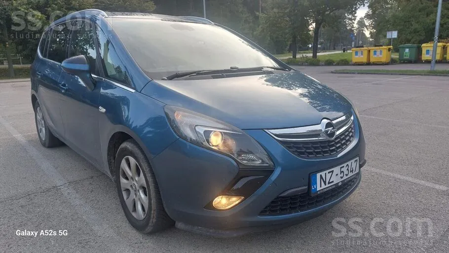 Opel Zafira 2013 photo 2
