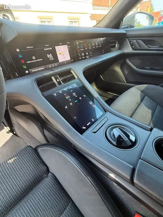 Porsche Taycan 2023 photo 3