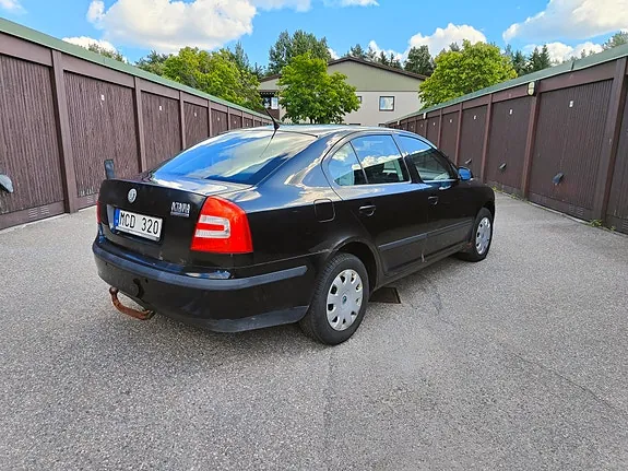 Skoda Octavia 2008 photo 2