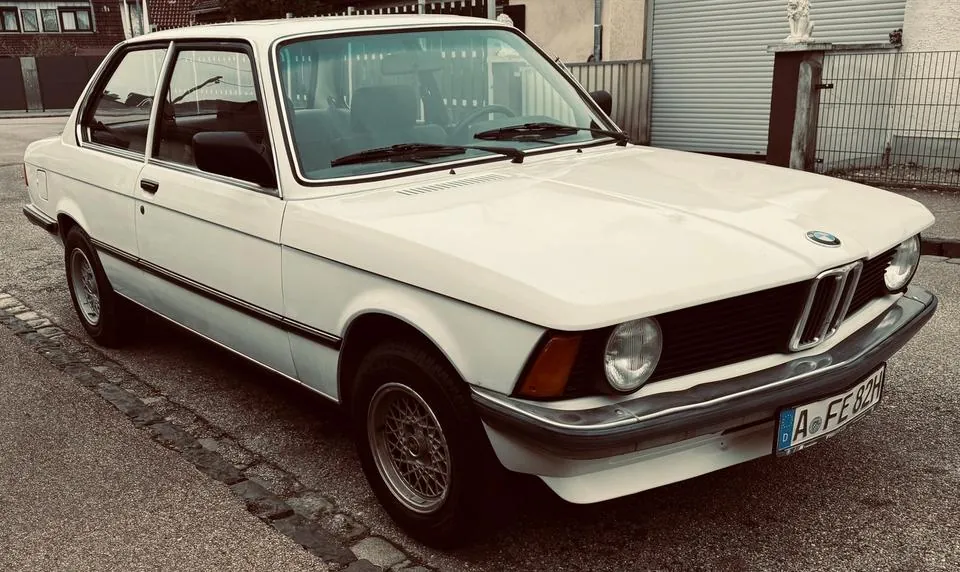 BMW E21
