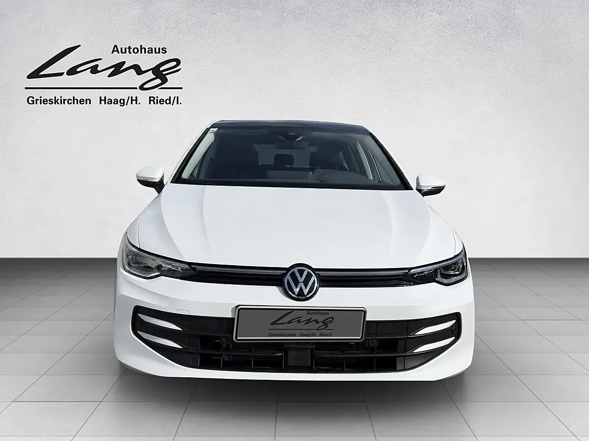 Volkswagen Golf 2024 photo 2
