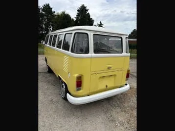 Volkswagen T2 1988 photo 2