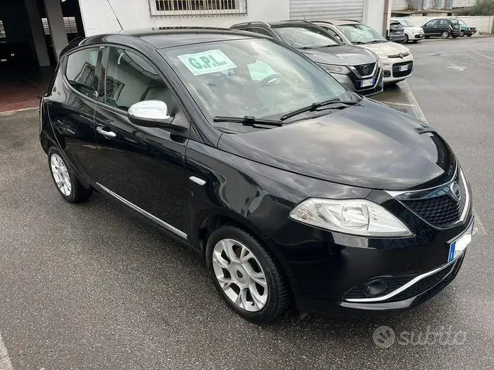 Lancia Ypsilon 2018 photo 3