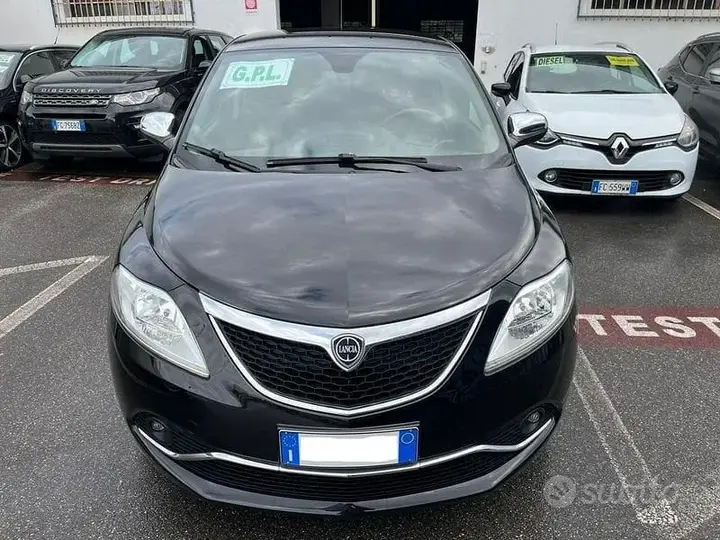 Lancia Ypsilon 2018 photo 2