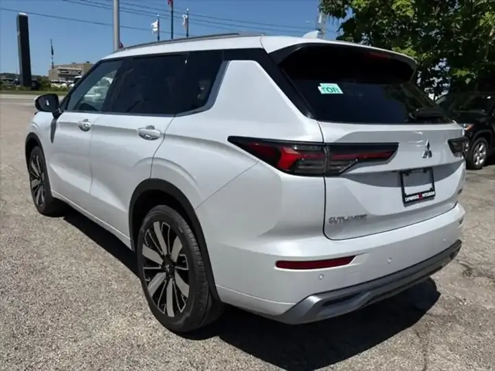 Mitsubishi Outlander 2026 photo 2