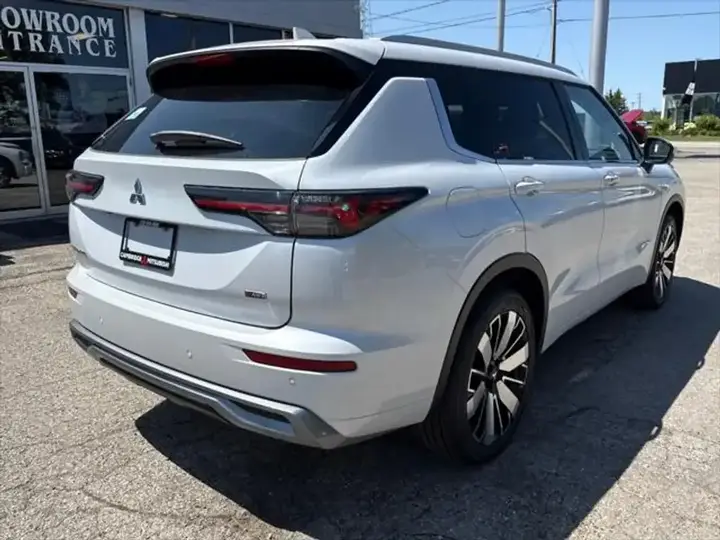 Mitsubishi Outlander 2026 photo 3