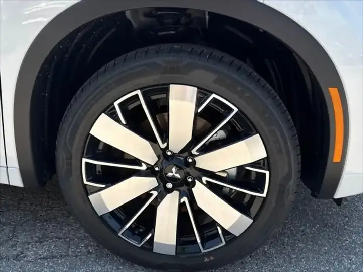 Mitsubishi Outlander 2026 photo 5