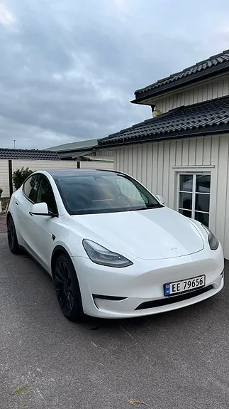 Tesla Model Y 2022 photo 2