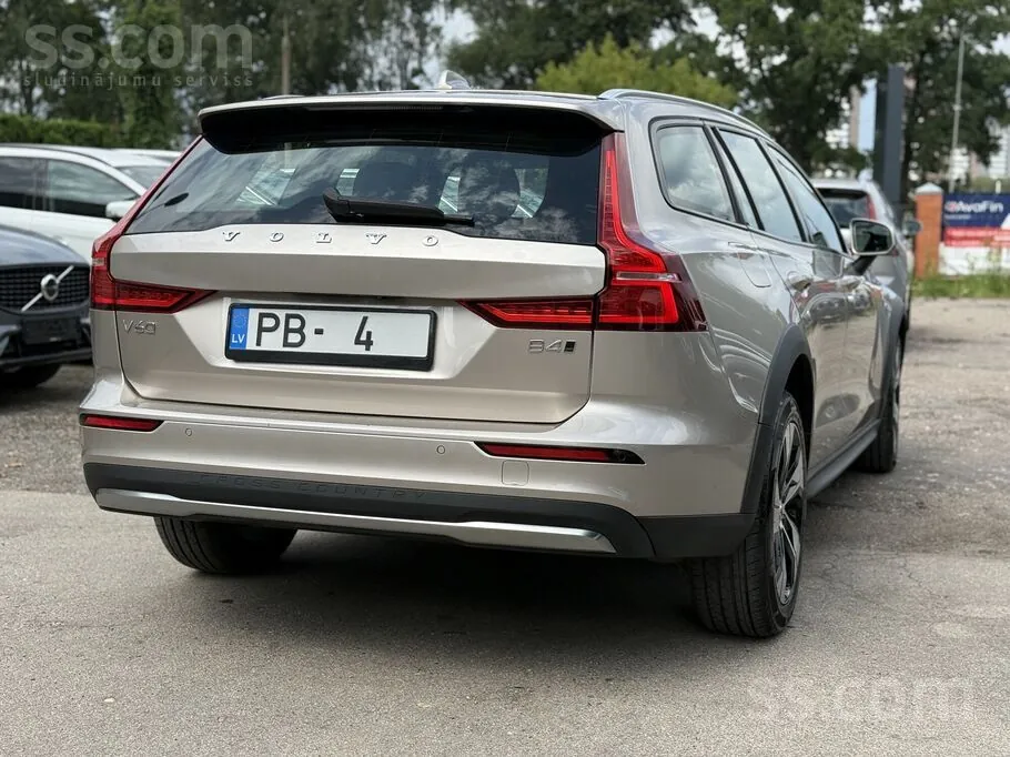 Volvo V60 2023 photo 4