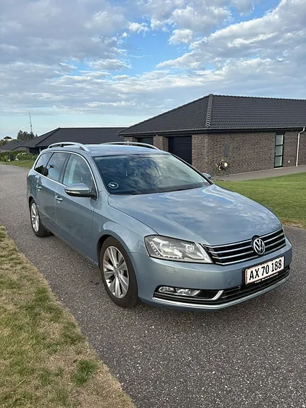 Volkswagen Passat 2011 photo 2