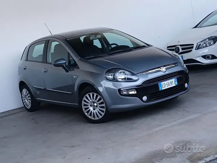 Fiat Punto Evo 2011 photo 2