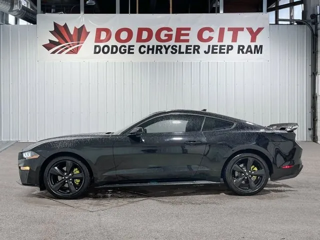 Ford Mustang 2023 photo 2