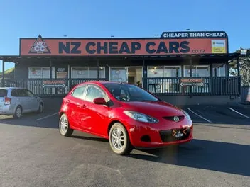Mazda Demio 2010 photo 2