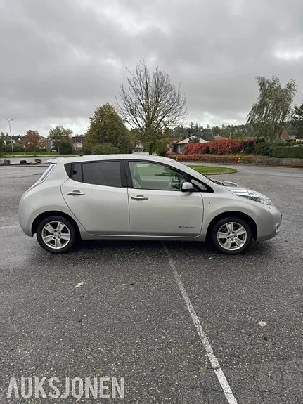 Nissan Leaf 2013 photo 4