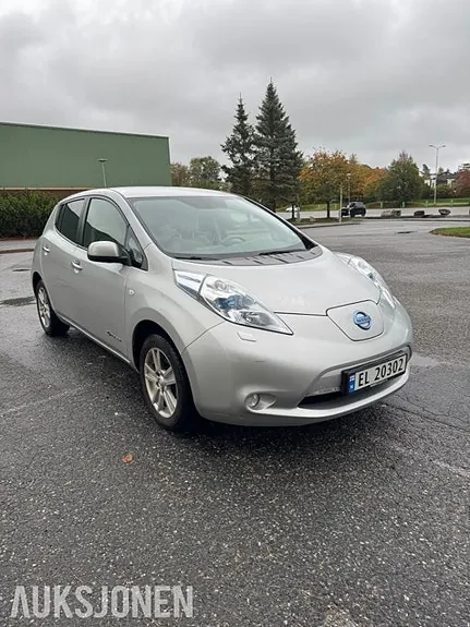 Nissan Leaf 2013 photo 2