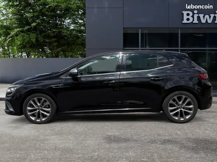 Renault Megane 2018 photo 2