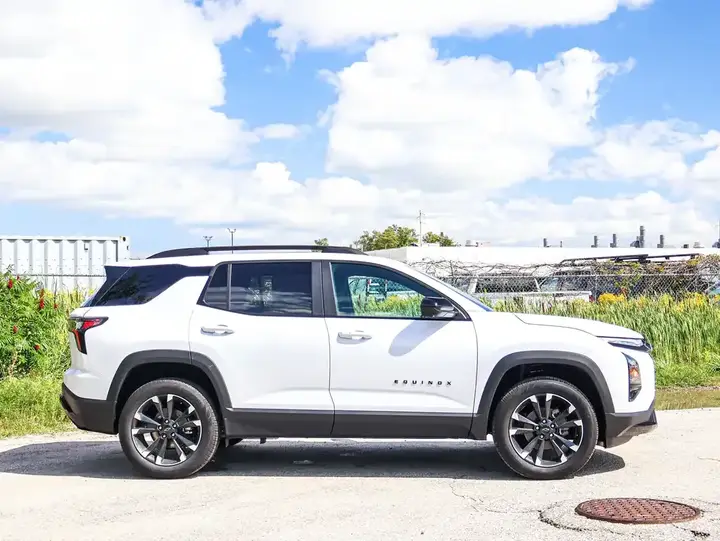 Chevrolet Equinox 2027 photo 3