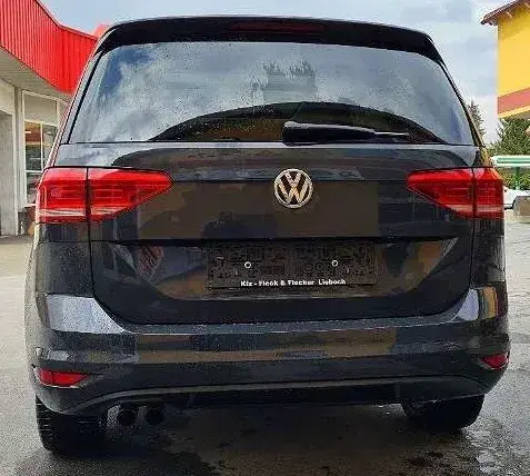 Volkswagen Touran 2017 photo 2