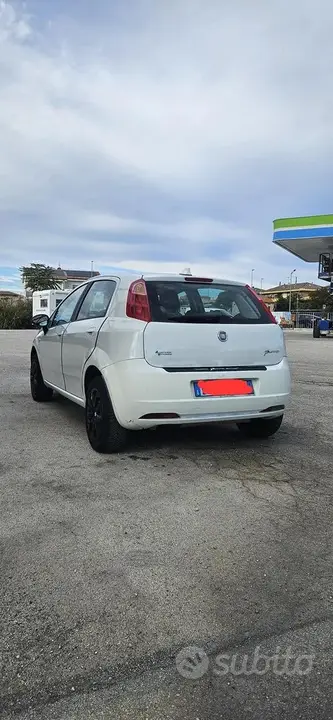 Fiat Grande Punto 2009 photo 4