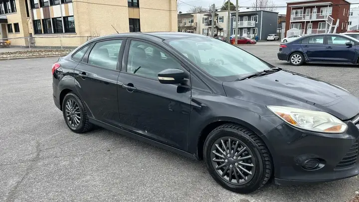 Ford Focus 2013 photo 2
