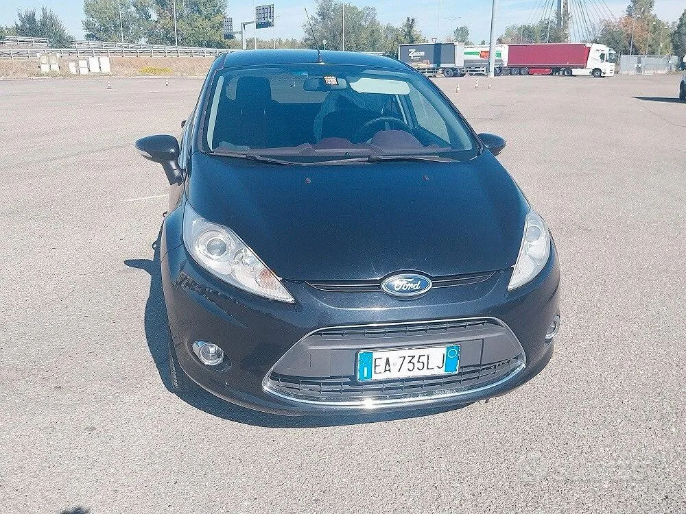 Ford Fiesta 2011 photo 3