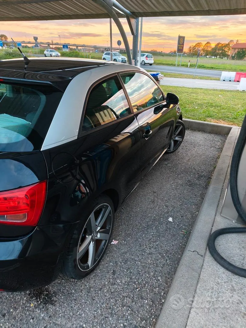 Audi A1 2010 photo 3